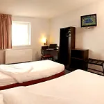 Dc Charleroi Airport 3* Gosselies