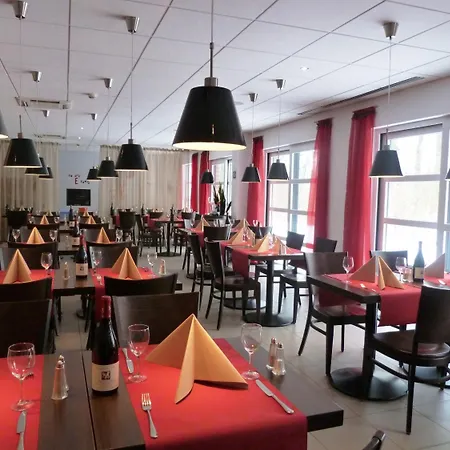 Dc Charleroi Airport Hotel 3*