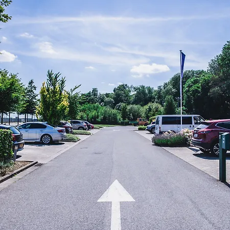 Dc Charleroi Airport Szálloda 3*