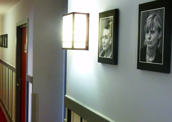 Dc Charleroi Airport Szálloda