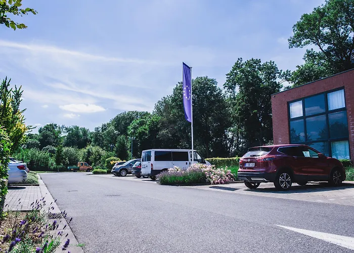 Dc Charleroi Airport Szálloda Gosselies