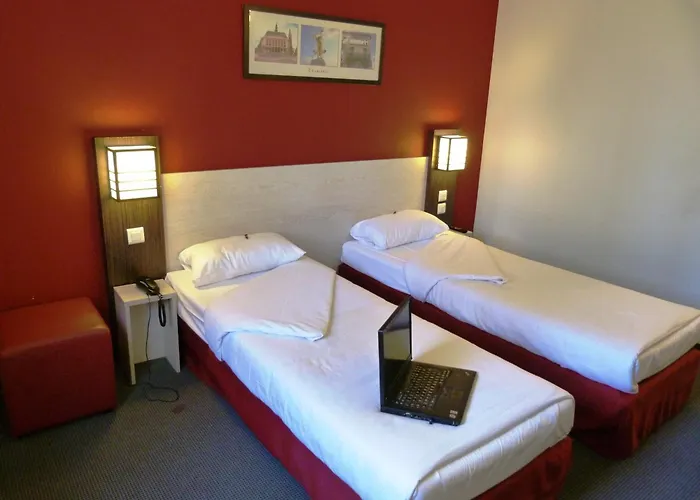 Dc Charleroi Airport Szálloda 3*