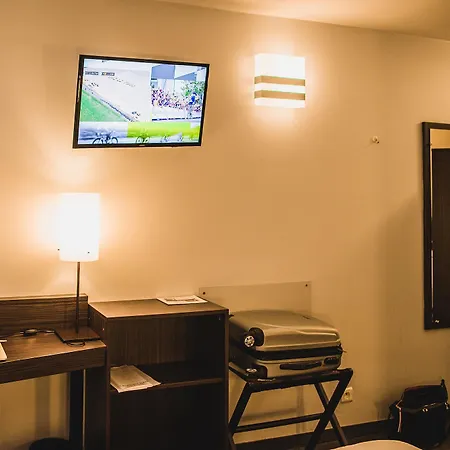 Dc Airport Hotel 3*