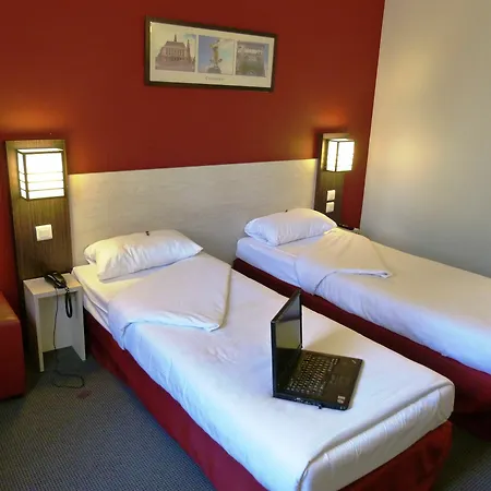 Dc Airport Hotel 3*